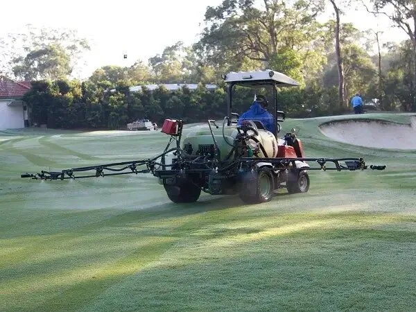 Sprayer bunker fairway